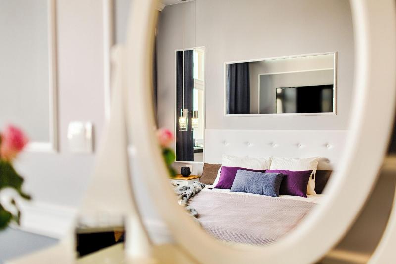Meyo Apartments image