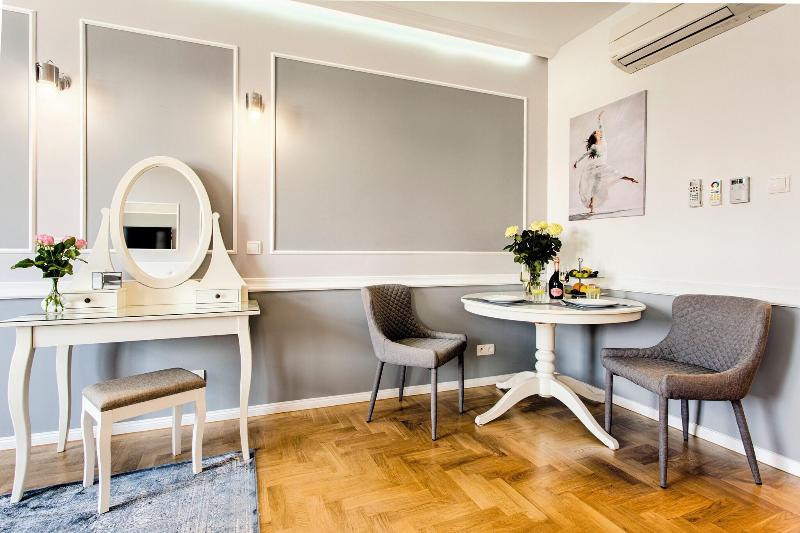 Meyo Apartments image