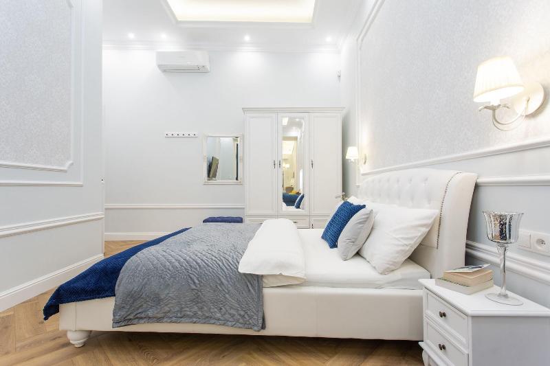 Meyo Apartments image