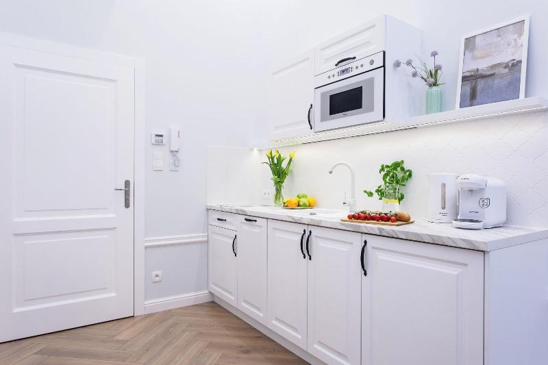 Meyo Apartments image