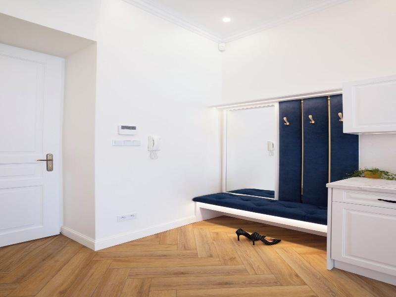 Meyo Apartments image