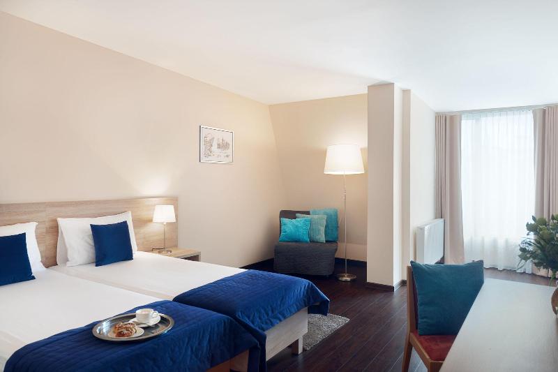 Molo Hotel image