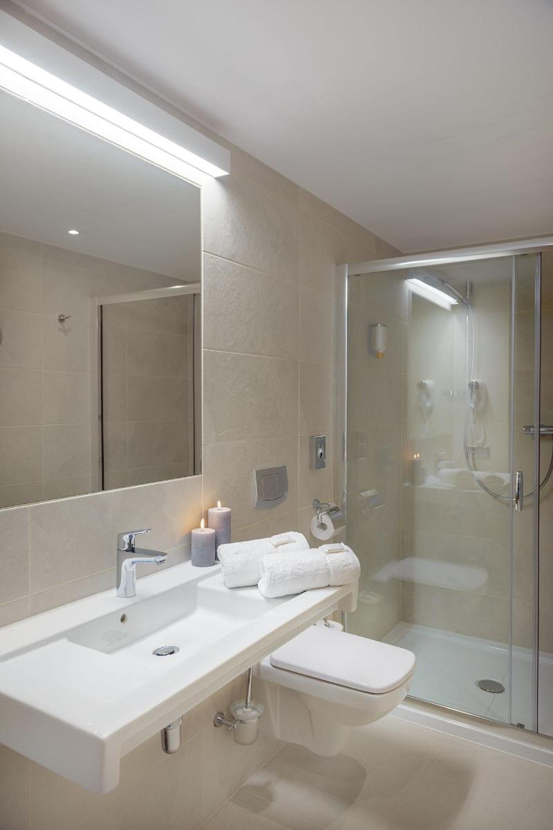 Molo Hotel image
