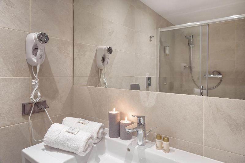 Molo Hotel image