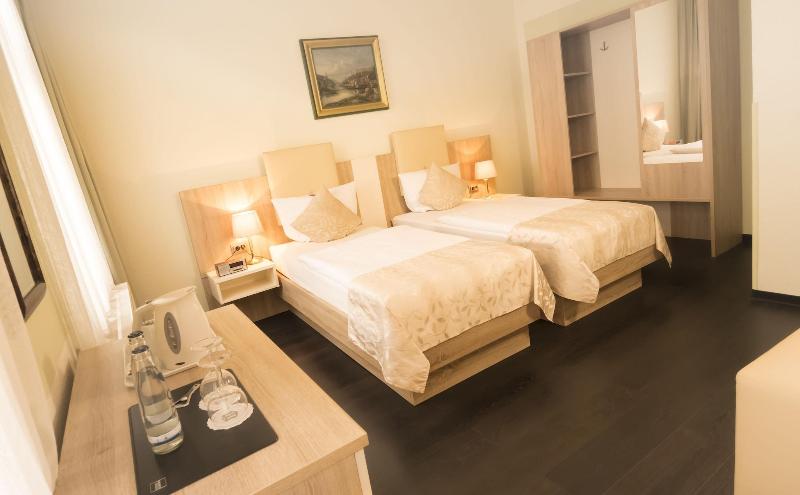 Hotel Carlton Mayfair image