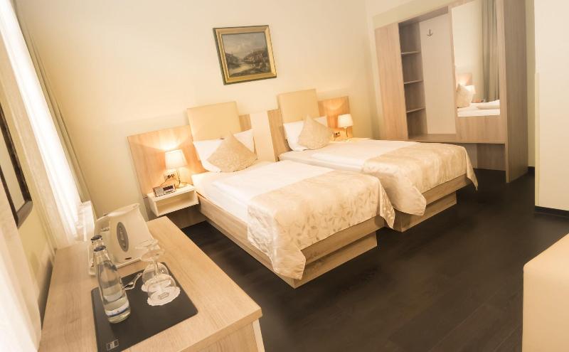 Hotel Carlton Mayfair image