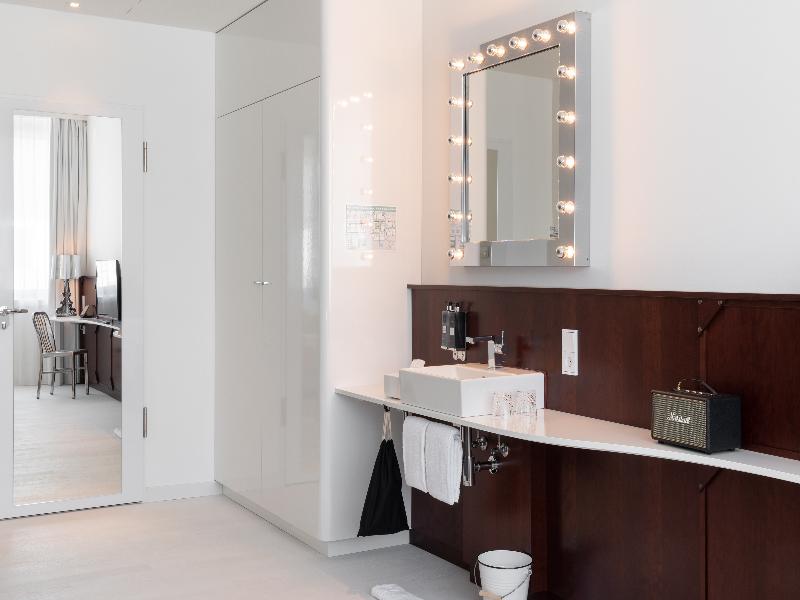 Ruby Leni Hotel Dusseldorf by IHG image