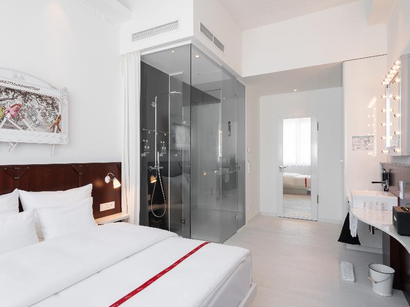 Ruby Leni Hotel Dusseldorf by IHG image