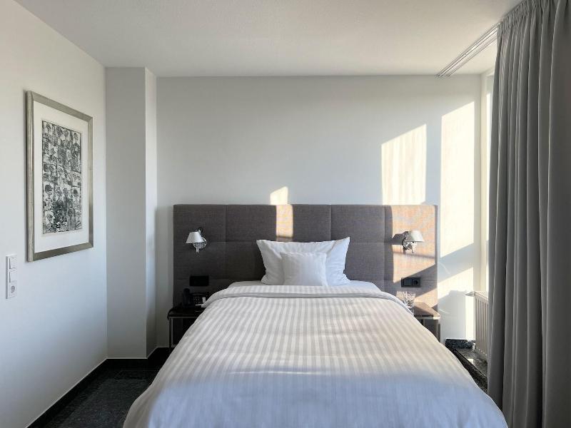 Avidon Art Design Hotel image