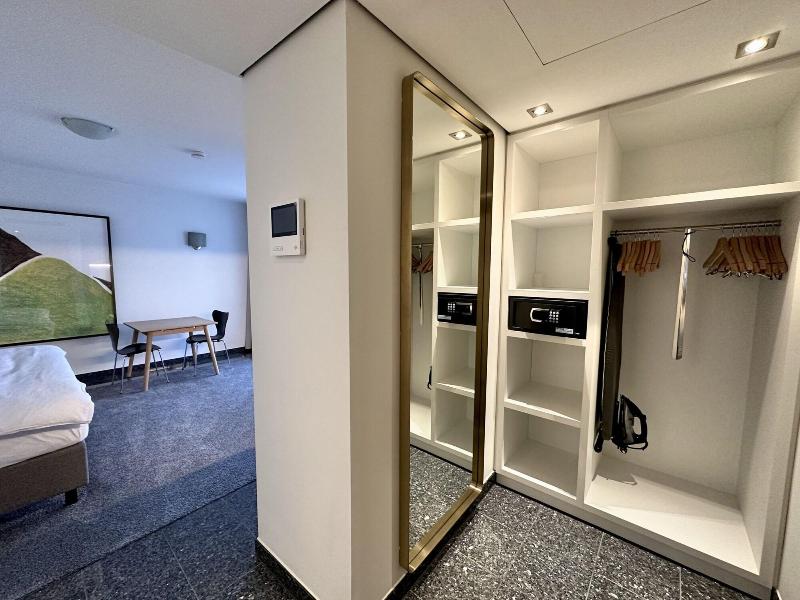 Avidon Art Design Hotel image