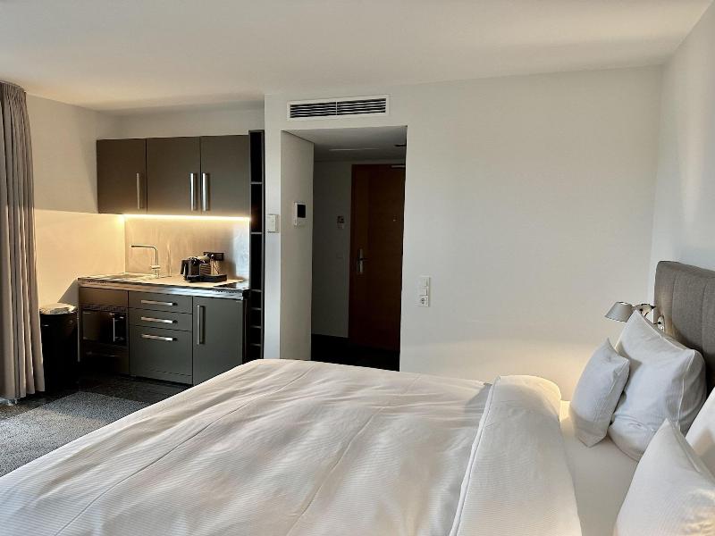 Avidon Art Design Hotel image