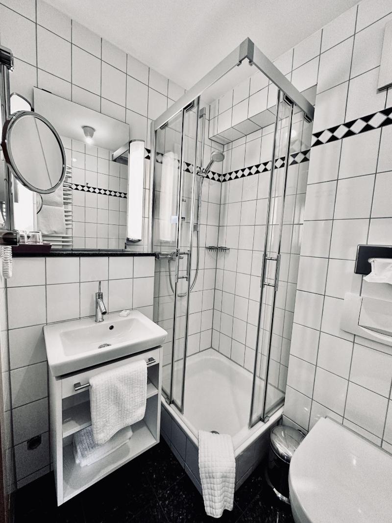 Avidon Art Design Hotel image