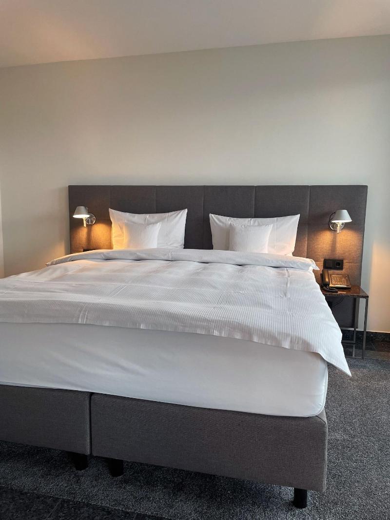 Avidon Art Design Hotel image