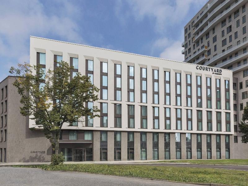 Courtyard By Marriott Hamburg City image