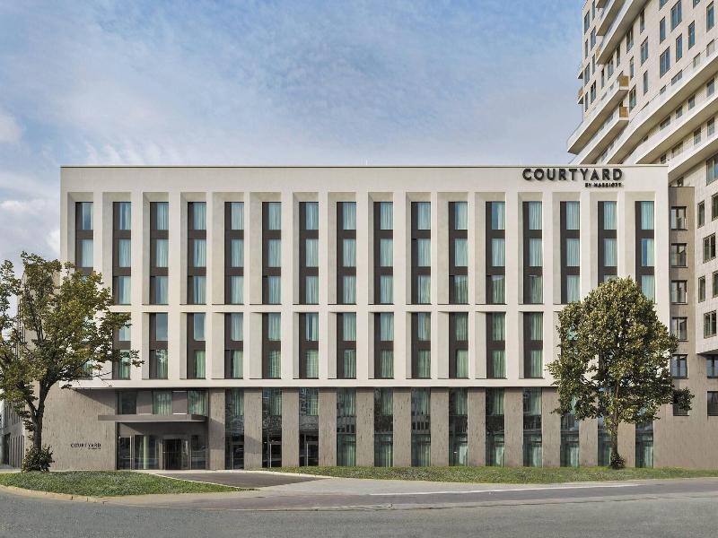 Courtyard By Marriott Hamburg City image