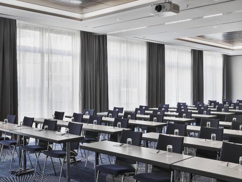 Courtyard By Marriott Hamburg City image