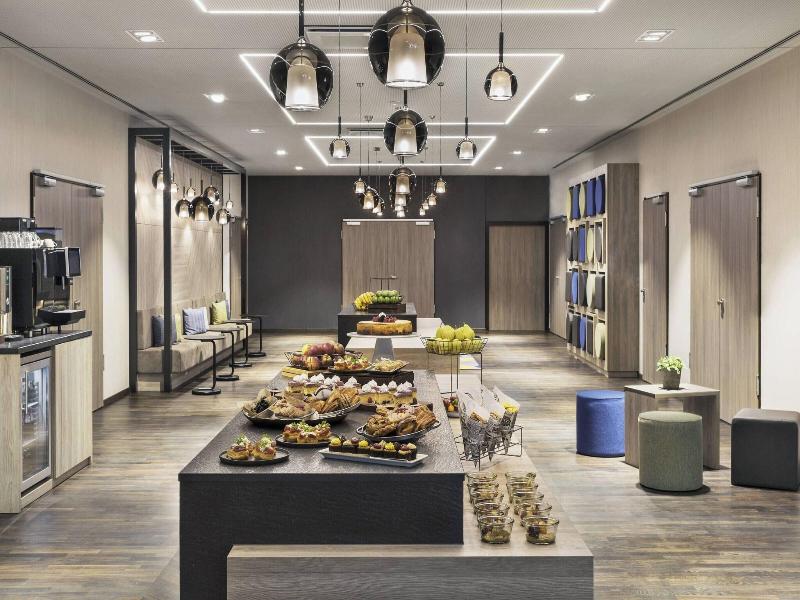 Courtyard By Marriott Hamburg City image