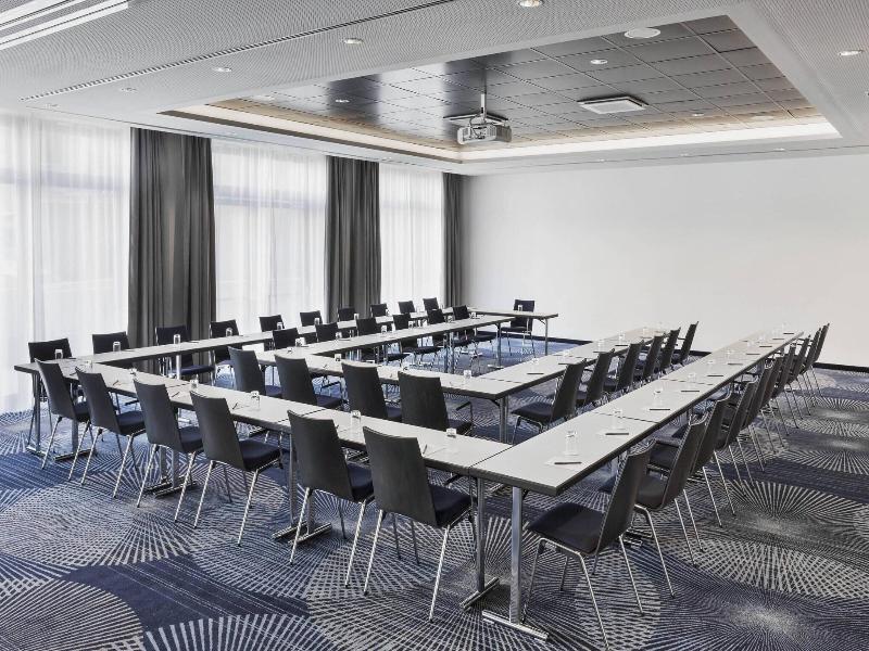 Courtyard By Marriott Hamburg City image