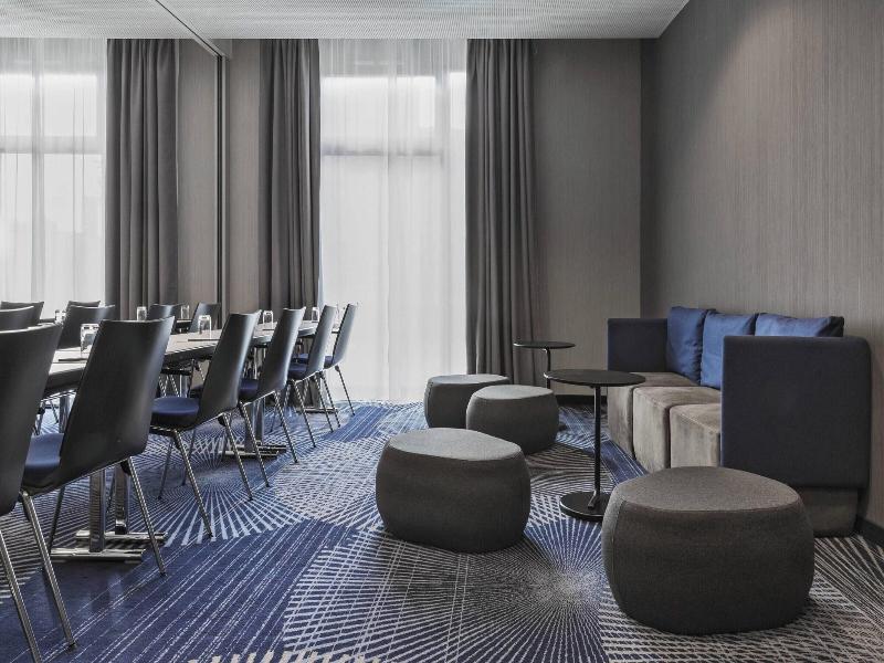 Courtyard By Marriott Hamburg City image