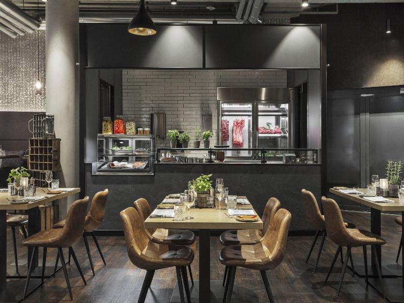 Courtyard By Marriott Hamburg City image