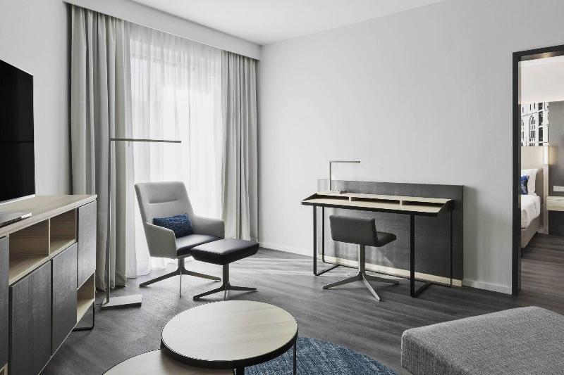 Courtyard By Marriott Hamburg City image