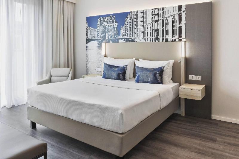 Courtyard By Marriott Hamburg City image