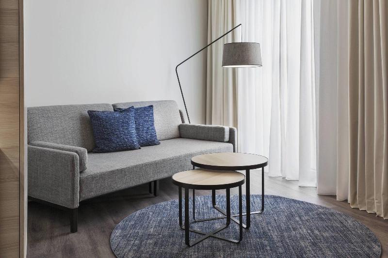 Courtyard By Marriott Hamburg City image