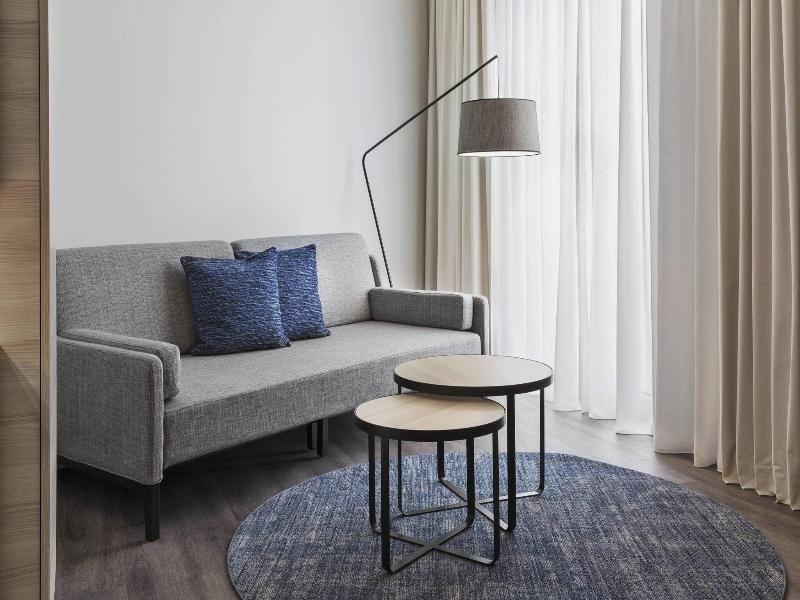 Courtyard By Marriott Hamburg City image