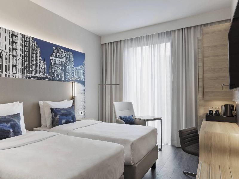 Courtyard By Marriott Hamburg City image