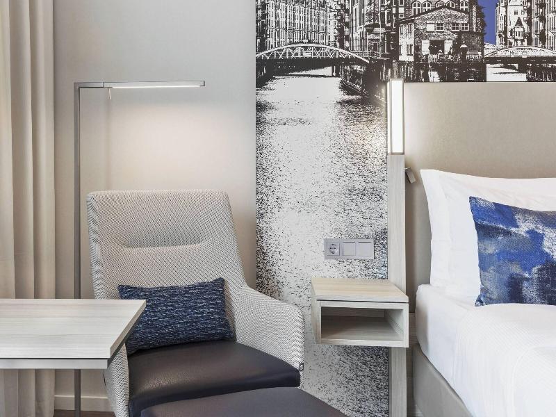 Courtyard By Marriott Hamburg City image