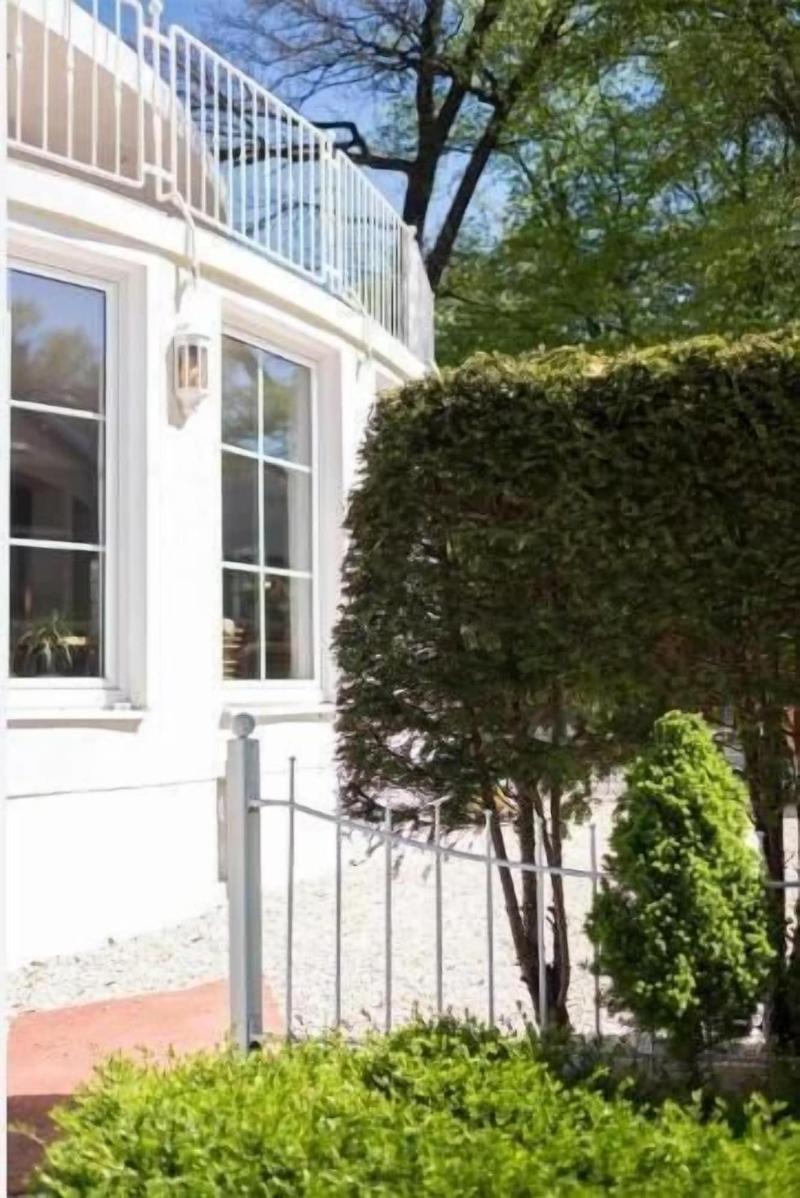 Prinz Myshkin Parkhotel image
