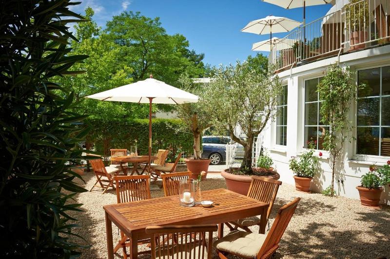 Prinz Myshkin Parkhotel image