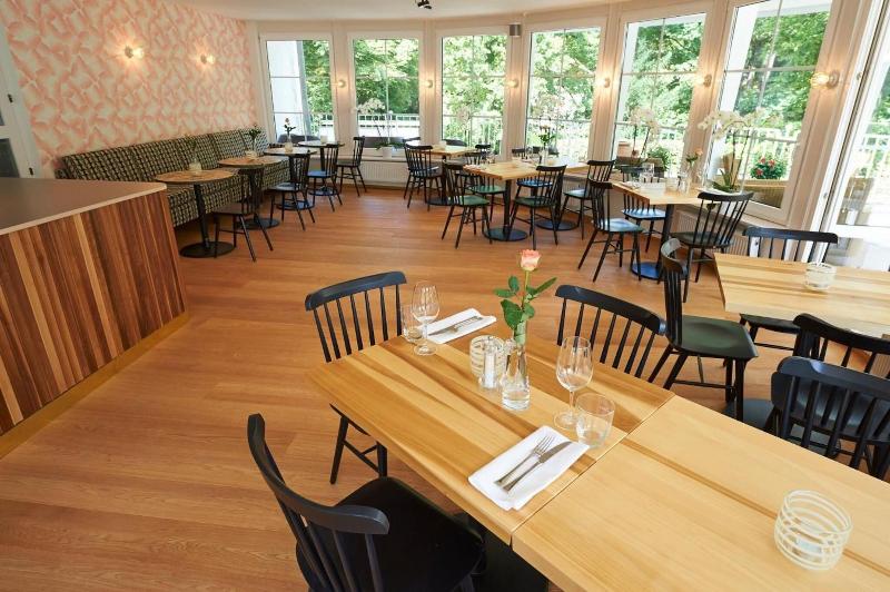 Prinz Myshkin Parkhotel image