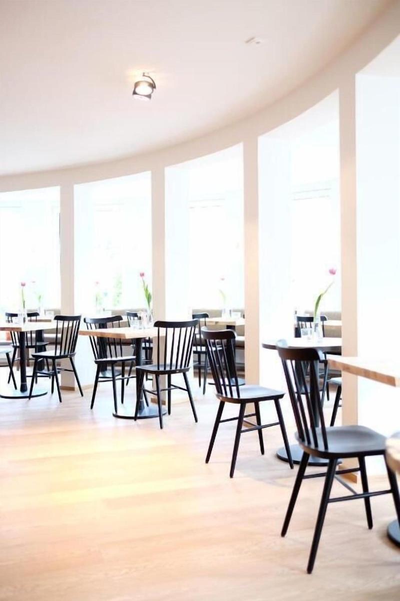 Prinz Myshkin Parkhotel image