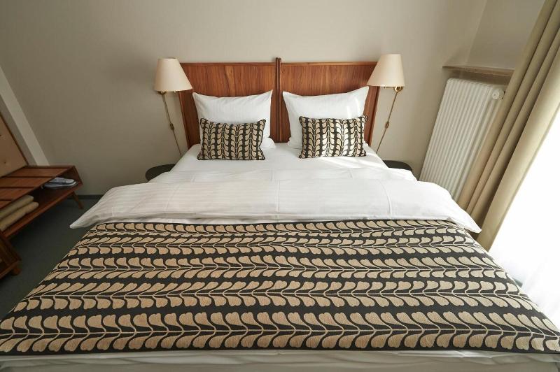 Prinz Myshkin Parkhotel image