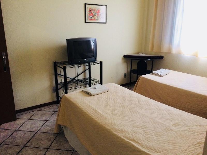 Standard Twin Room (2 Twin Beds)