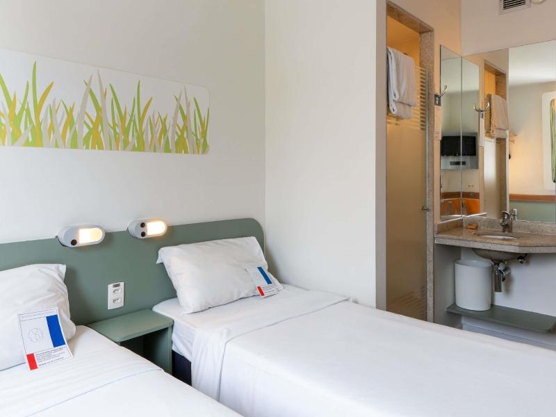 Ibis Budget Rj Praia De Botafogo image