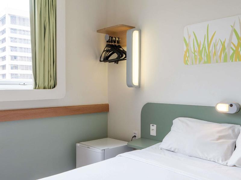 Ibis Budget Rj Praia De Botafogo image