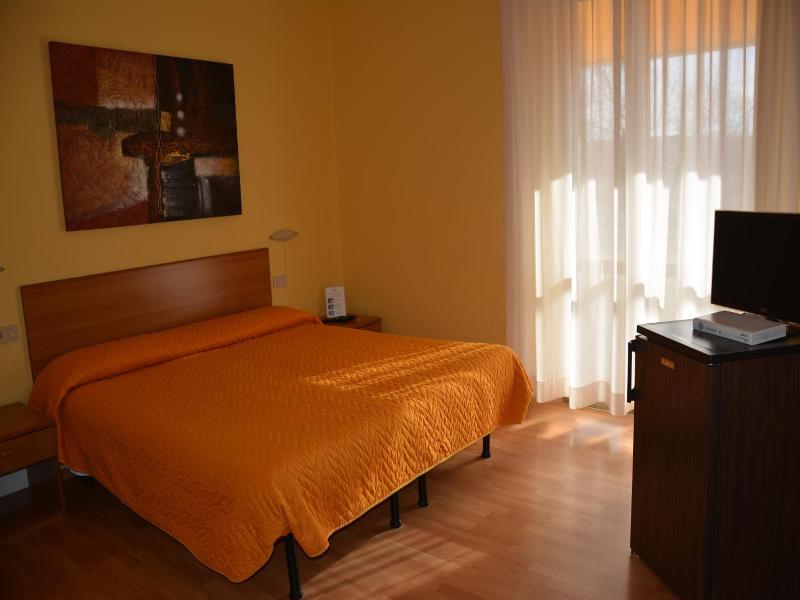 Piccolo Hotel image