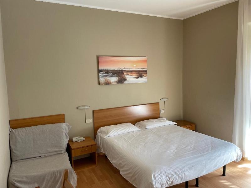 Piccolo Hotel image