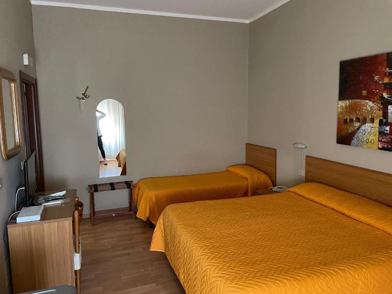Piccolo Hotel image