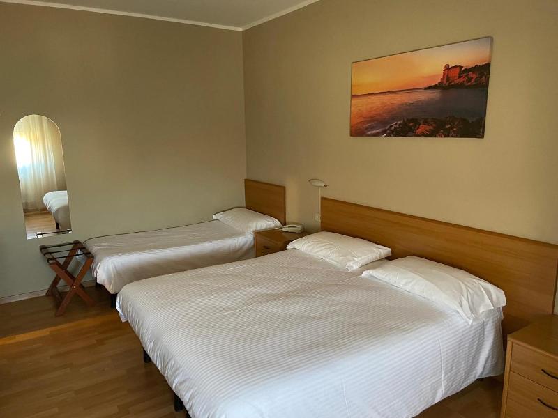 Piccolo Hotel image