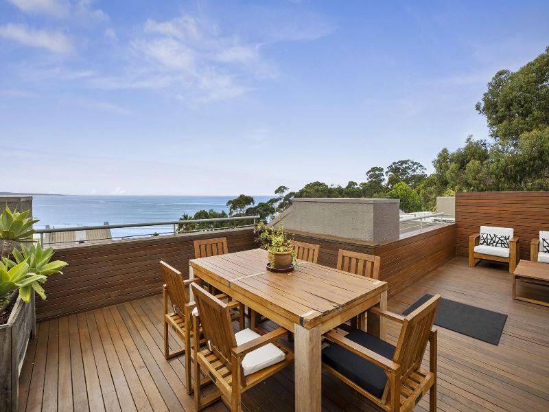 Lorne Beachfront Accommodation image