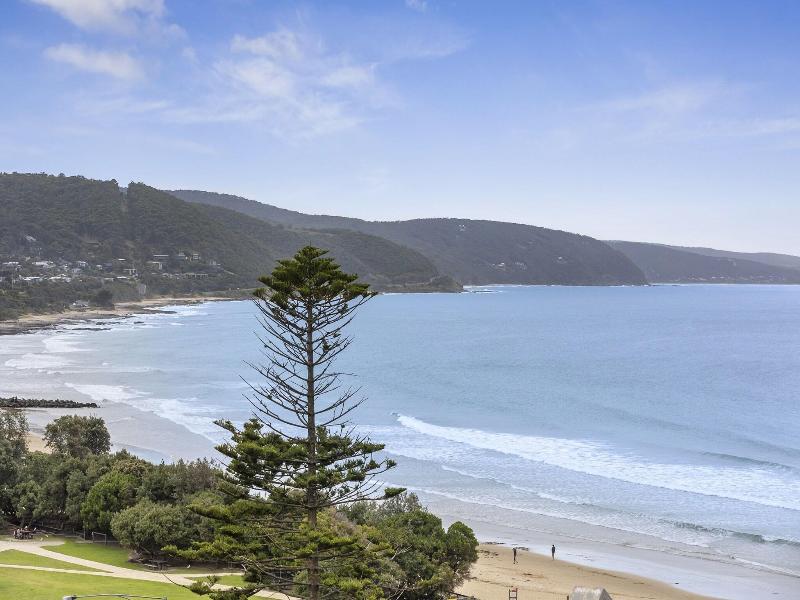 Lorne Beachfront Accommodation image