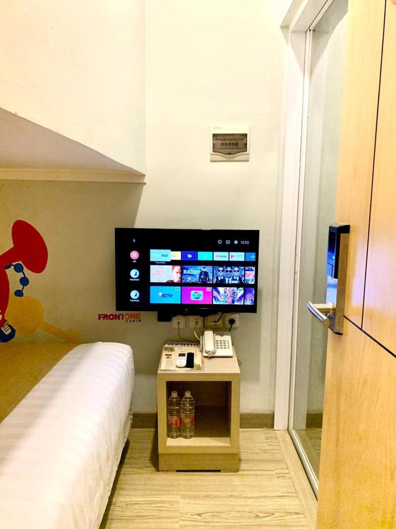 Front One Cabin Sunter image