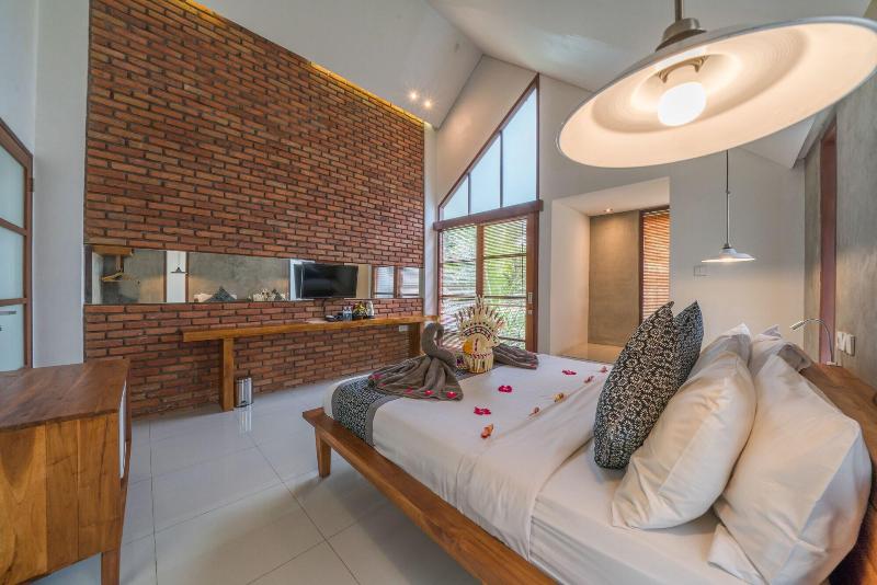Yarama Cottages image
