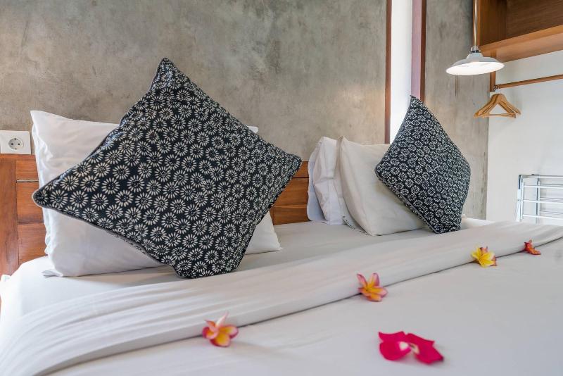 Yarama Cottages image