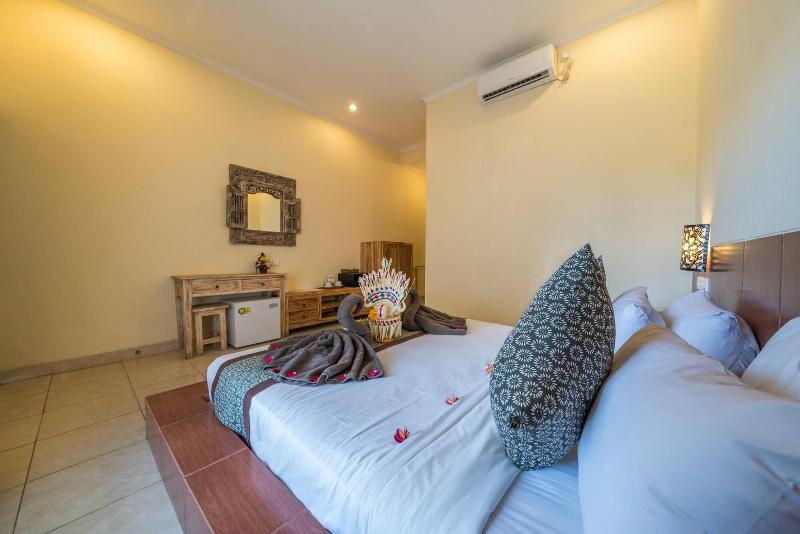 Yarama Cottages image
