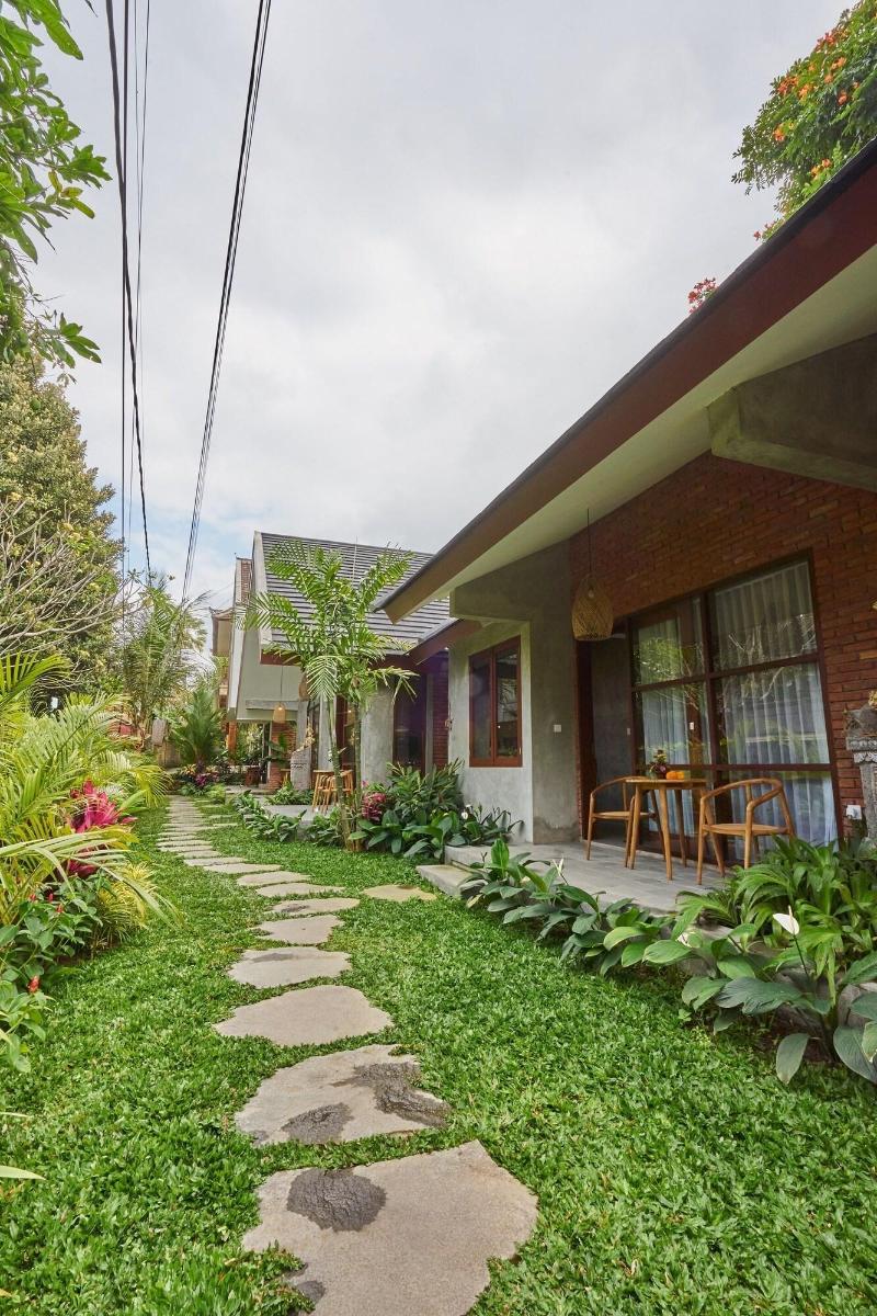 Yarama Cottages image