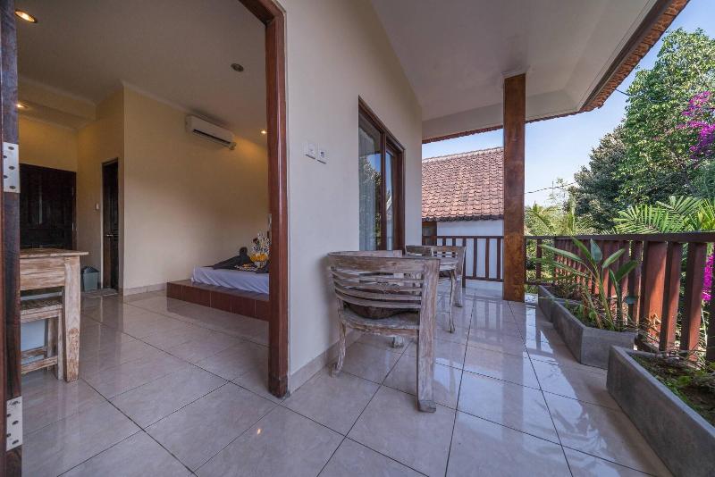 Yarama Cottages image